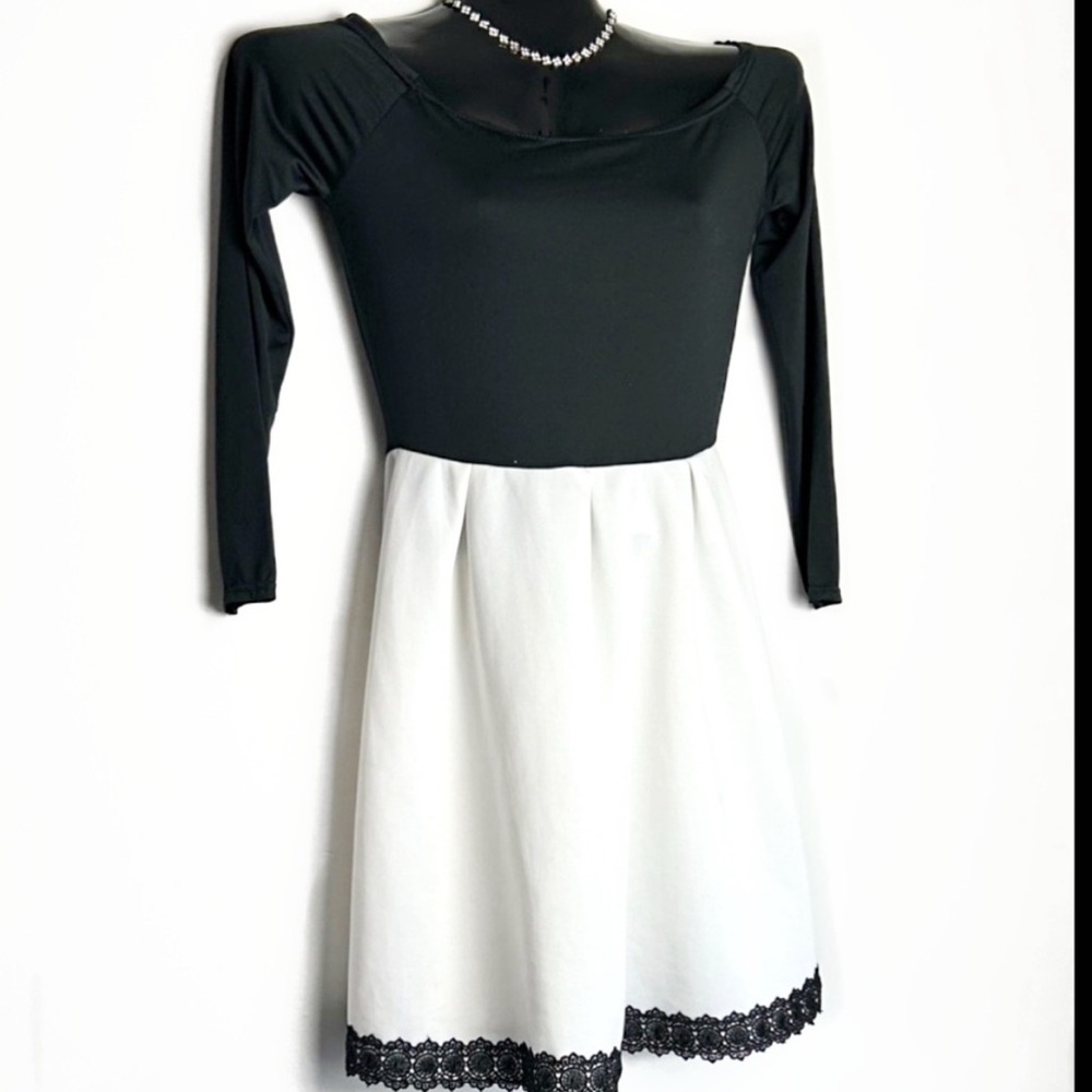Classy Black and White Dress with Lace Trim - Picture 4 of 8